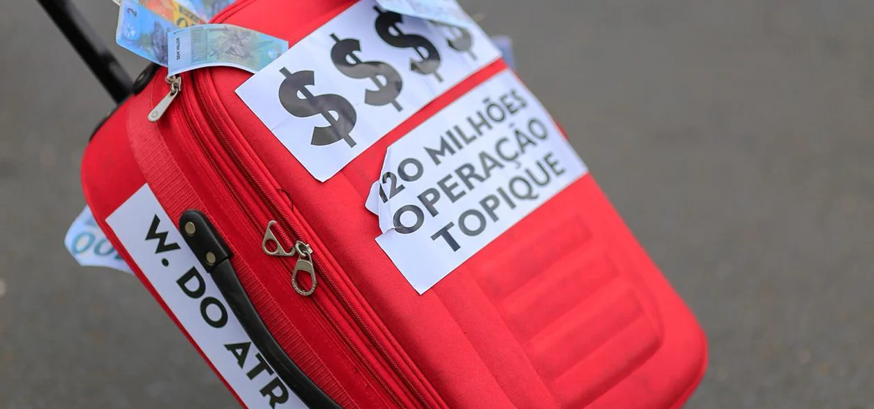 Mala com "R$ 120 milhões".