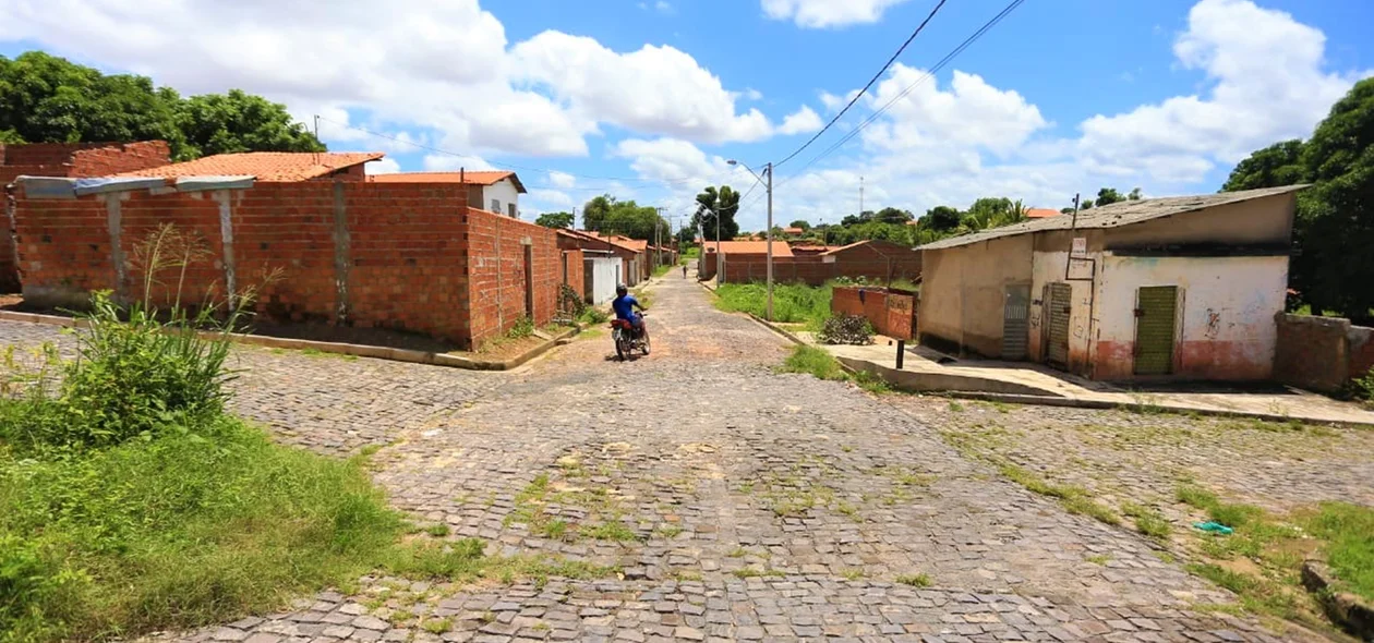 Moradores do bairro Colorado reclamam de falta de água 
