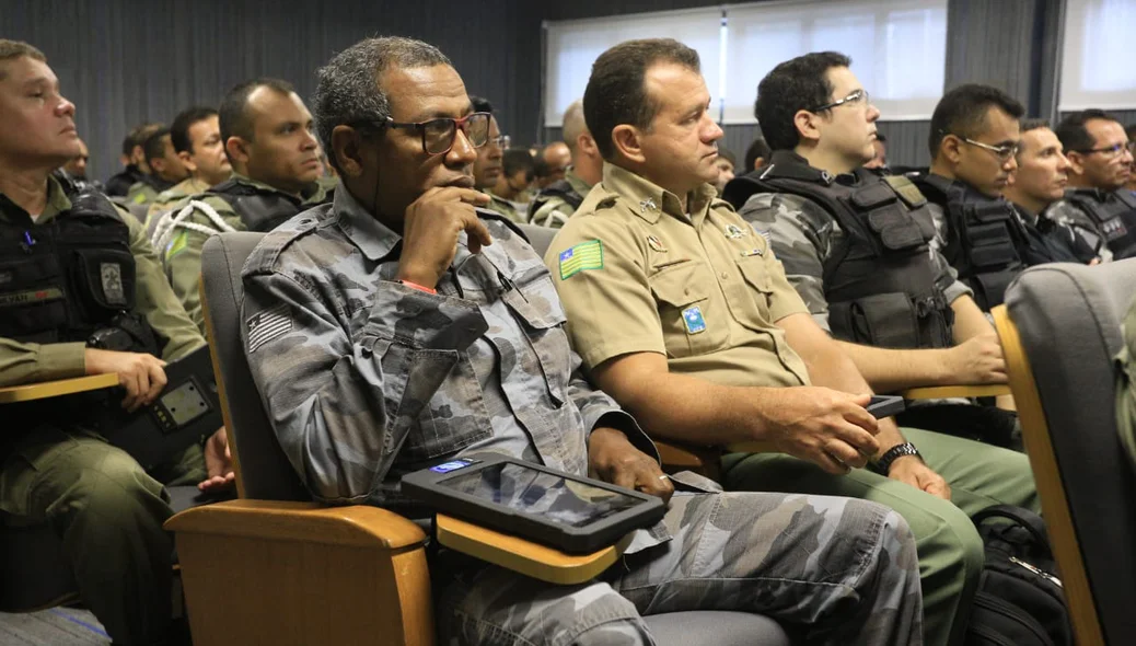 Policiais Militar durante lançamento do sistema PMPI Mobile