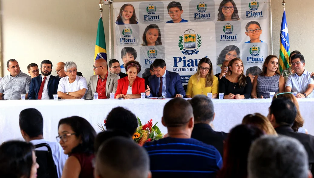 Autoridades participam de inauguração