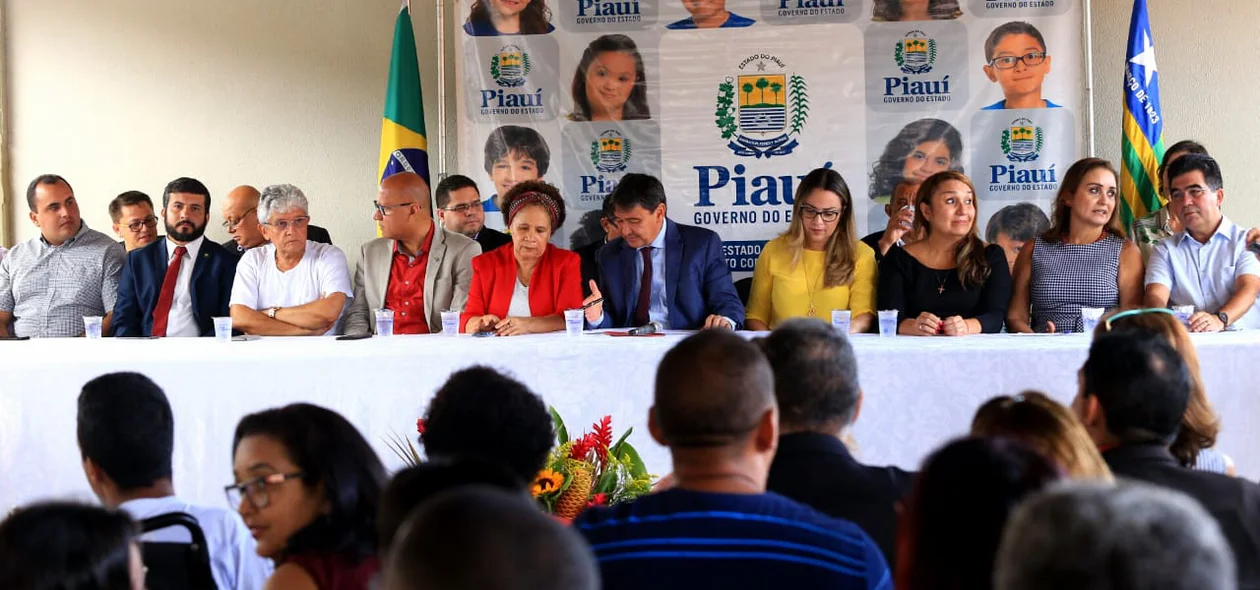 Autoridades participam de inauguração