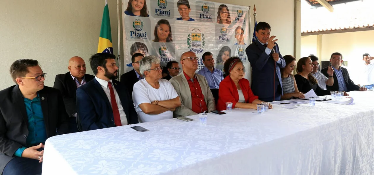 Cerimônia de inauguração de centro no Residencial Jacinta Andrade