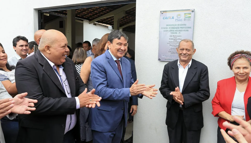 Governador Wellington Dias inaugura centro educacional