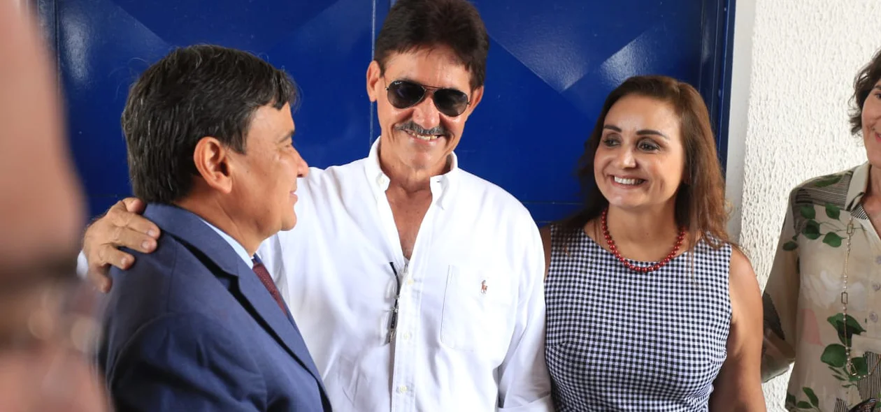 Wellington Dias em inauguração de centro educacional na zona norte de Teresina