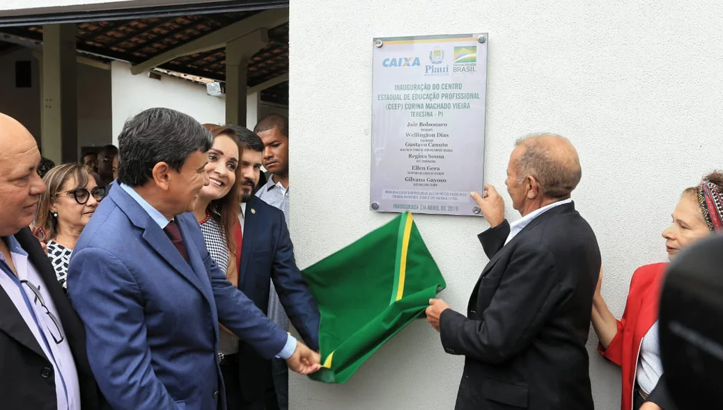 Wellington Dias inaugura escola na centro educacional tecnológico de Teresina