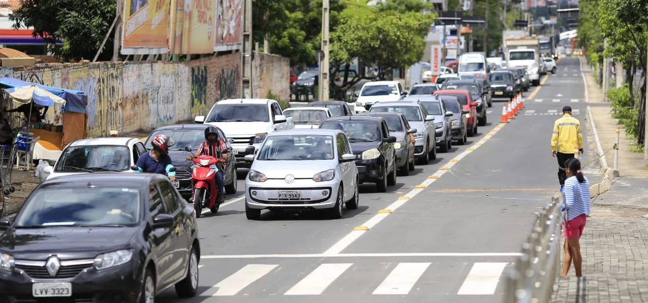 Engarrafamento na Avenida Presidente Kennedy