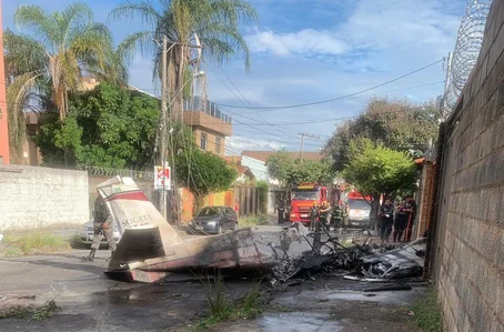 Queda de aeronave em BH deixa uma pessoa morta