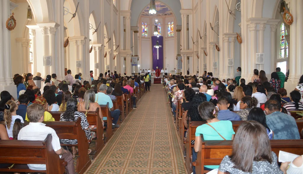Catedral de Picos ficou lotada na Missa de Ramos