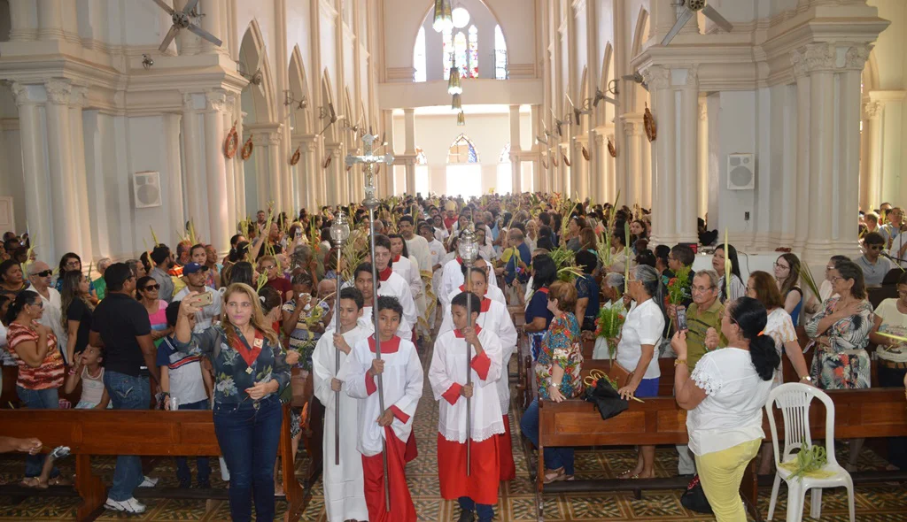 Procissão de entrada na Catedral