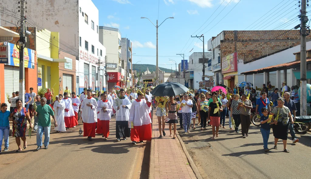 Procissão segue pela avenida Getúlio Vargas
