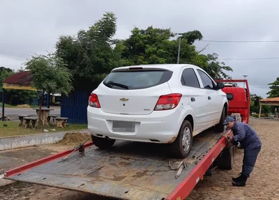 Veículo Onix levado pelos bandidos
