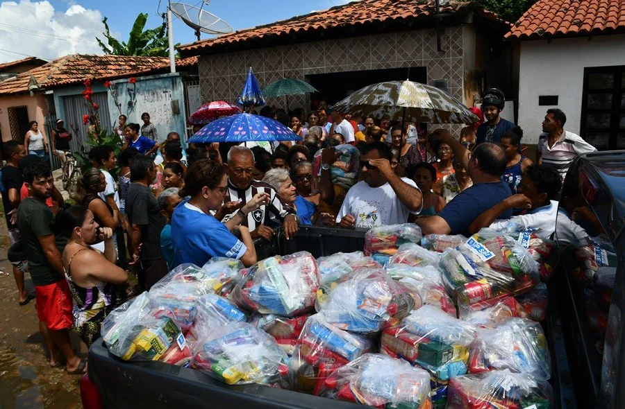 Entrega de cestas básicas 