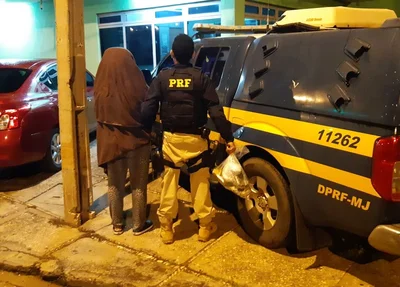 Mulher presa pela PRF