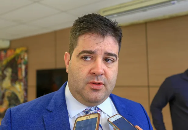 Vereador Luís André.