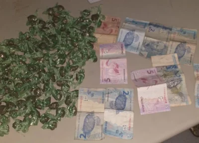 Drogas e dinheiro apreendidos