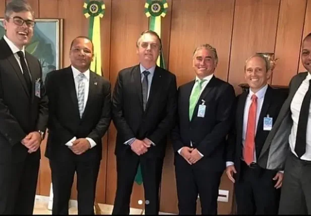 Pai de Neymar posta foto ao lado do presidente Jair Bolsonaro
