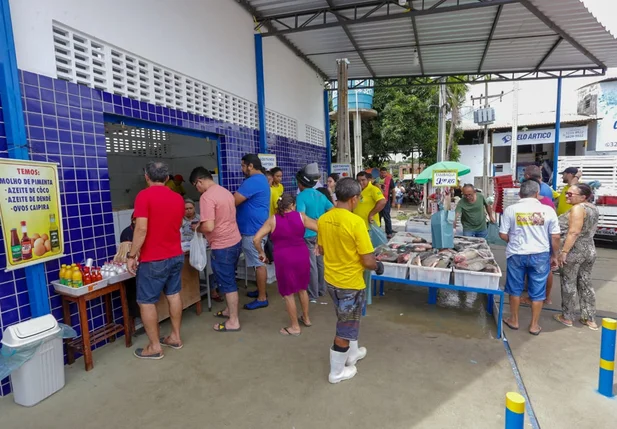 Semana Santa traz aumento na venda de peixes em Teresina 
