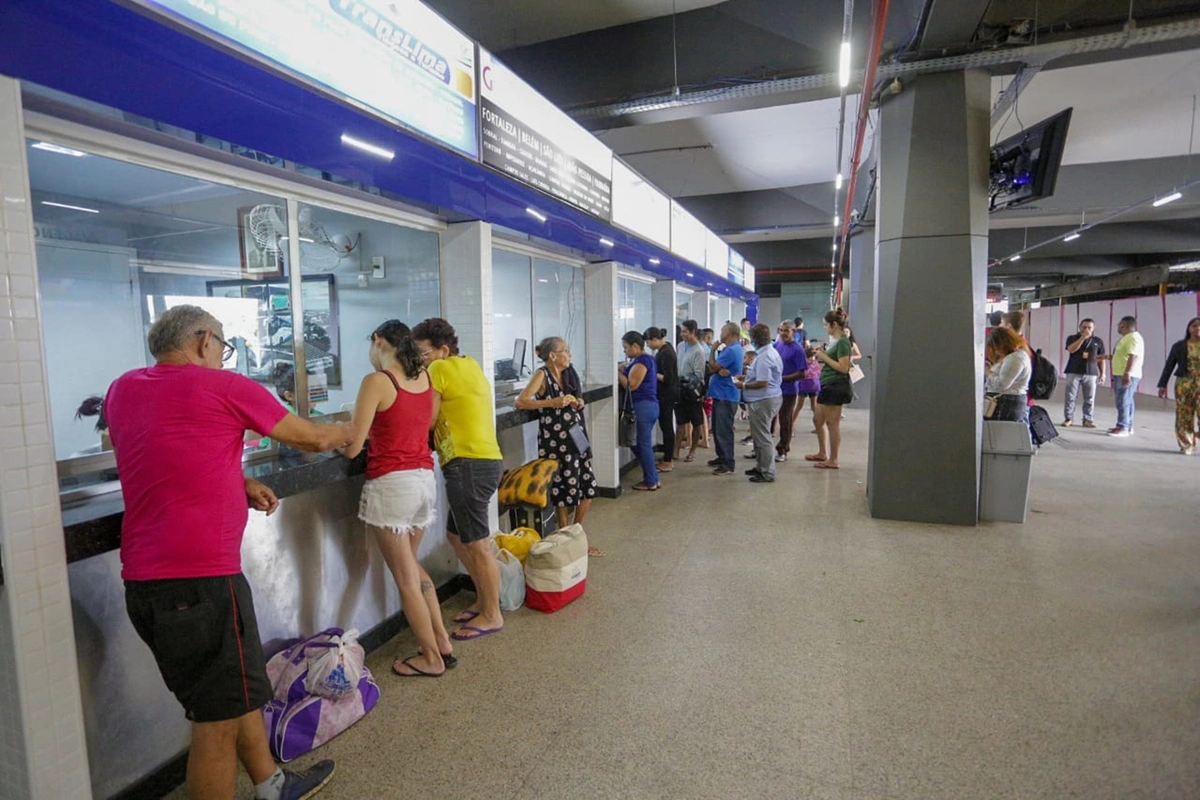 Compras de passagens na rodoviária Lucídio Portella