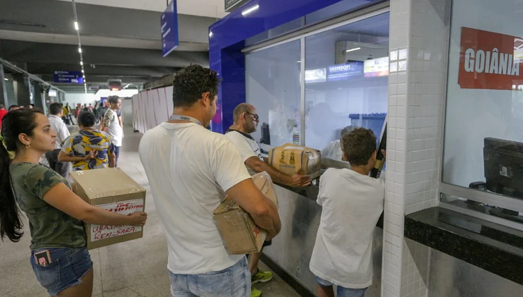 Compra de passagens no terminal rodoviário