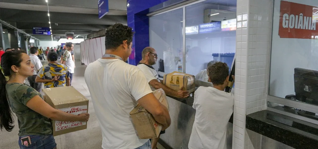 Compra de passagens no terminal rodoviário