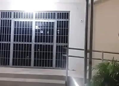 Delegacia estava fechada