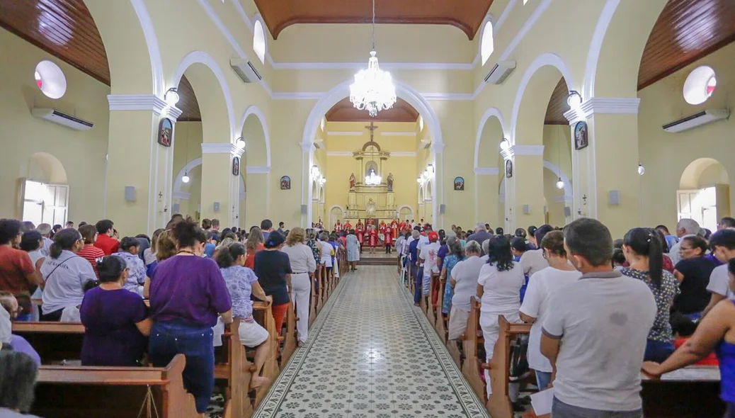 Fiéis participaram da Celebração da Paixão do Senhor