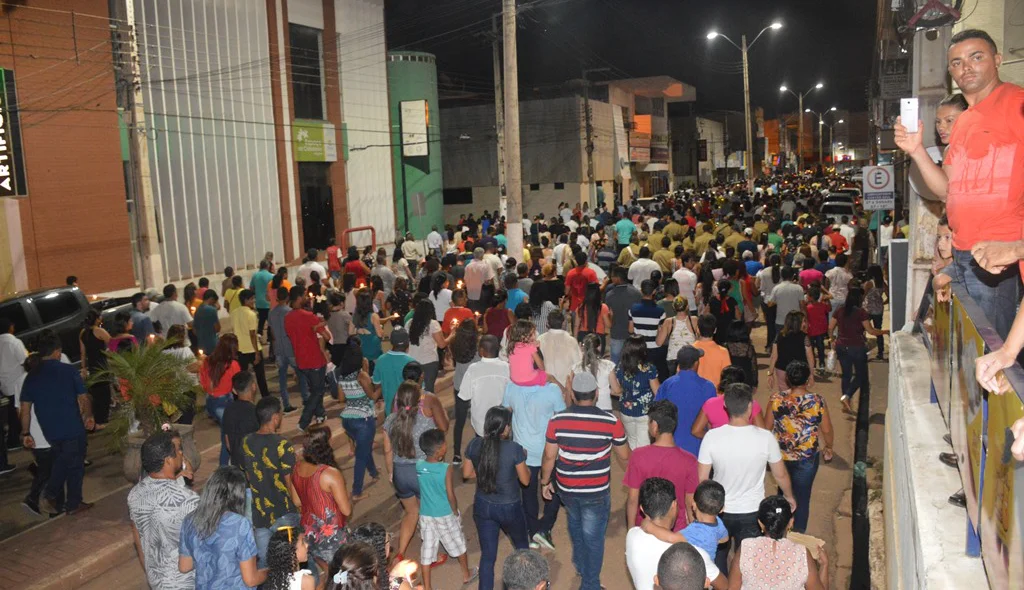 Procissão do Senhor Morto reúne multidão em Picos