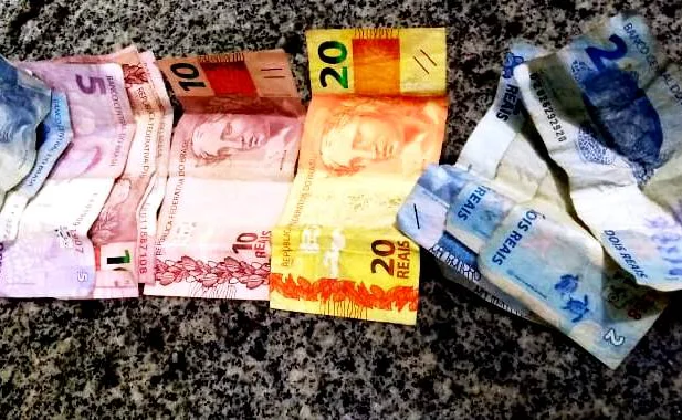 A quantia de R$81,50 que havia sido roubada foi recuperado pela Polícia Militar