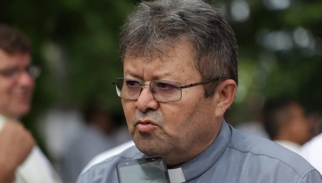 Padre Toinho, da paróquia da Nossa Senhora da Paz