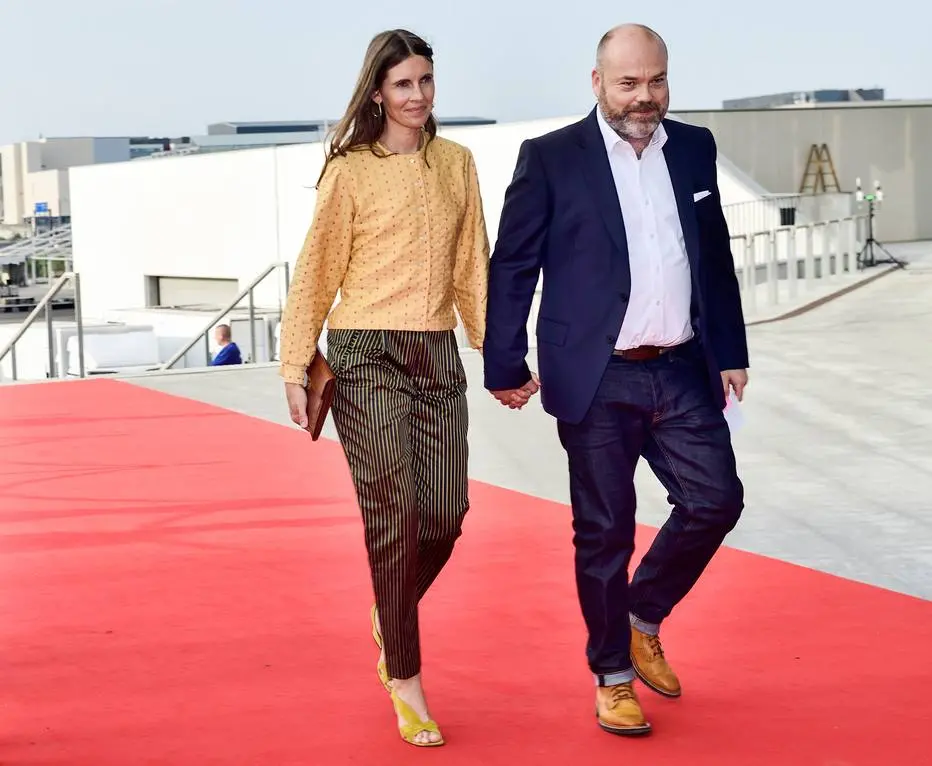 Anders Holch Povlsen (D) e a mulher Anne