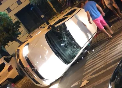 Veículo ficou atravessado na pista