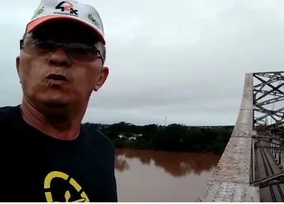 Homem na Ponte Metálica