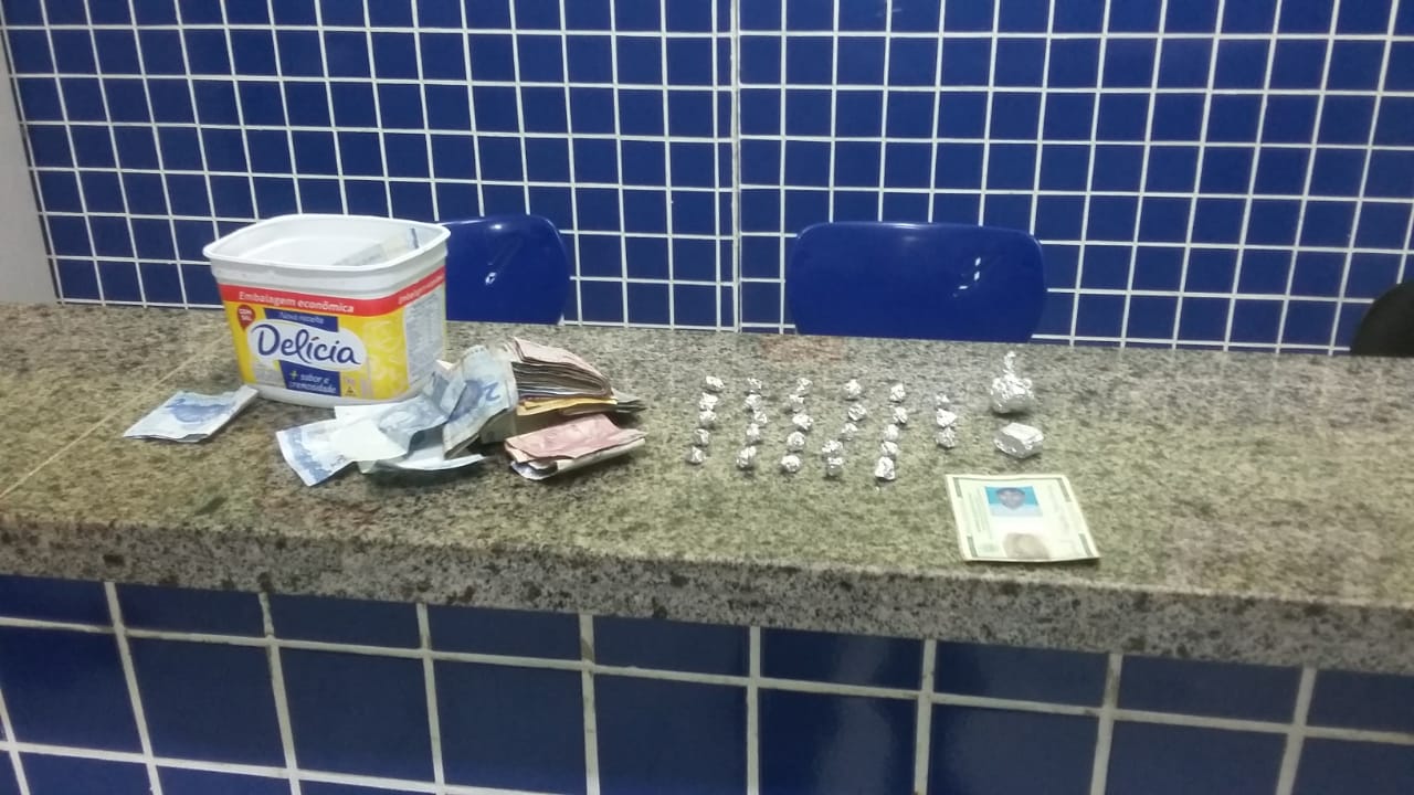 Material apreendido pela Polícia Militar
