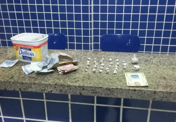 Material apreendido pela Polícia Militar