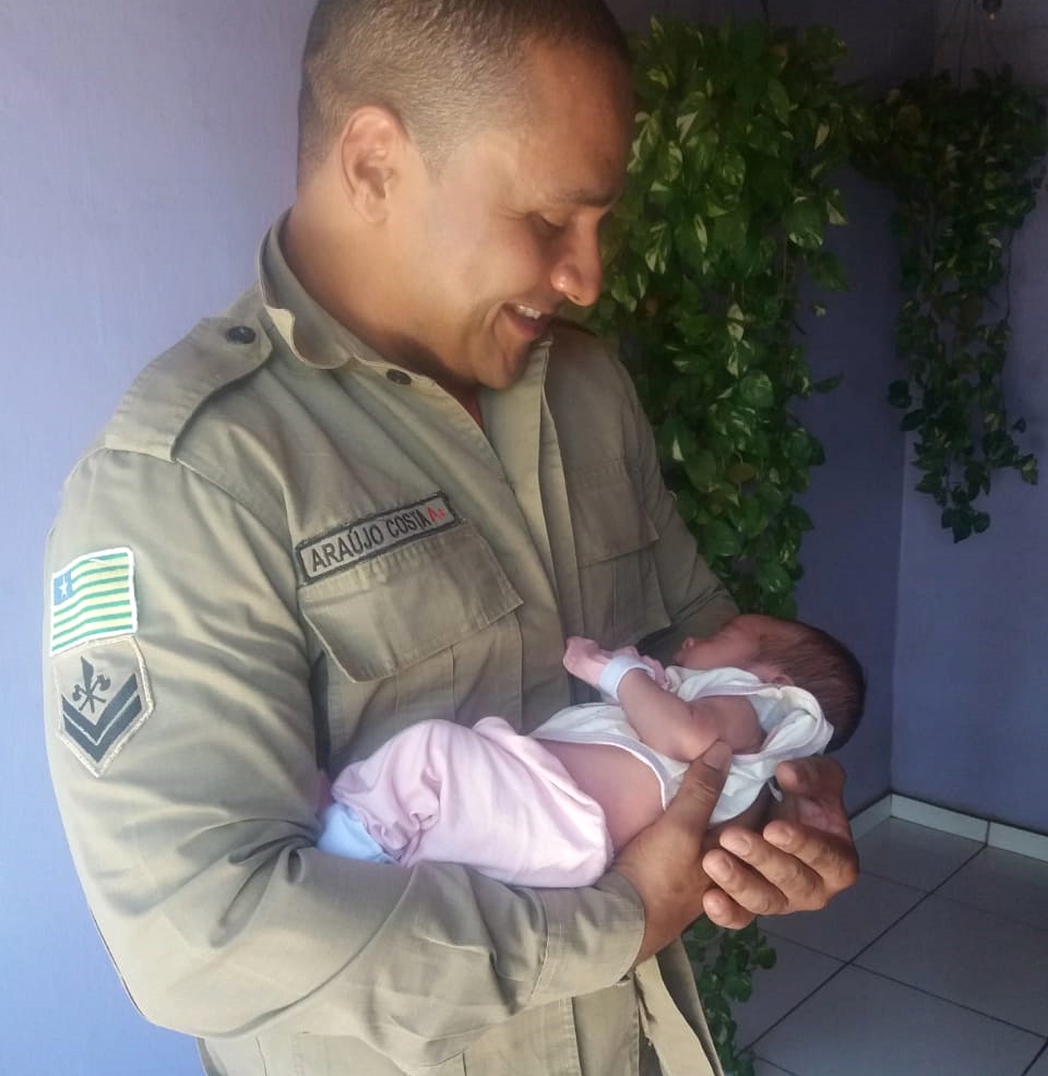Bebê socorrido pelos Bombeiros