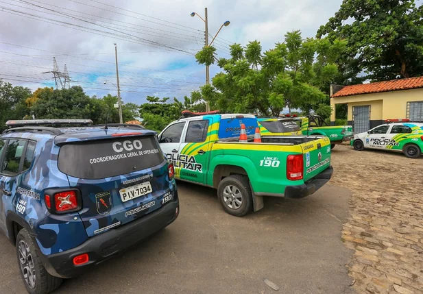 Viatura da Força Tática e Polícia Militar