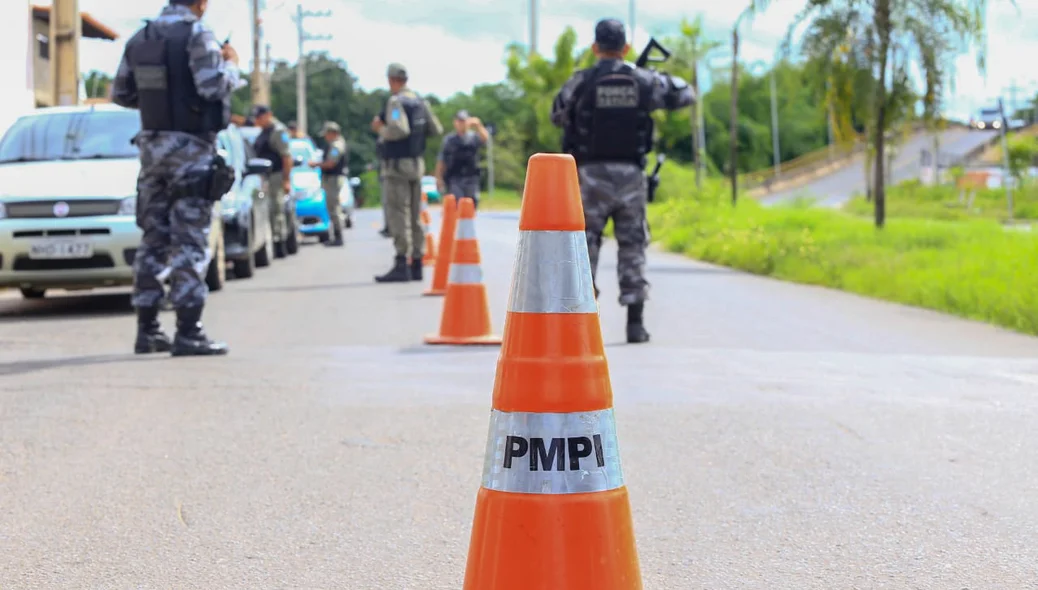 Polícia Militar realiza blitz