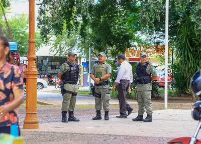 Policiais no centro de Teresina