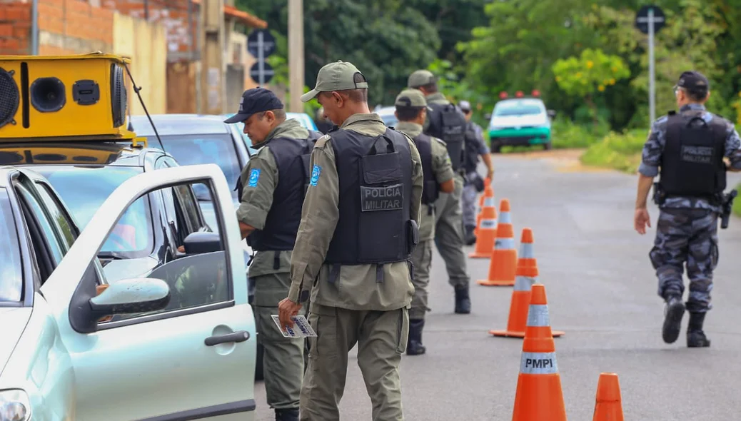 Policial militar durante operação