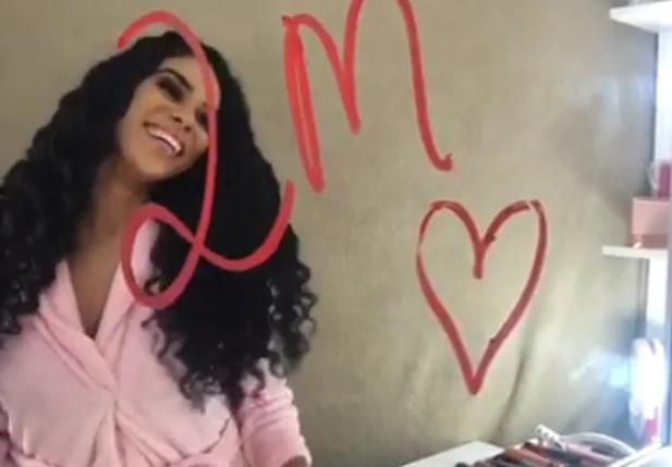 Elana comemora 2 milhões de seguidores no Instagram