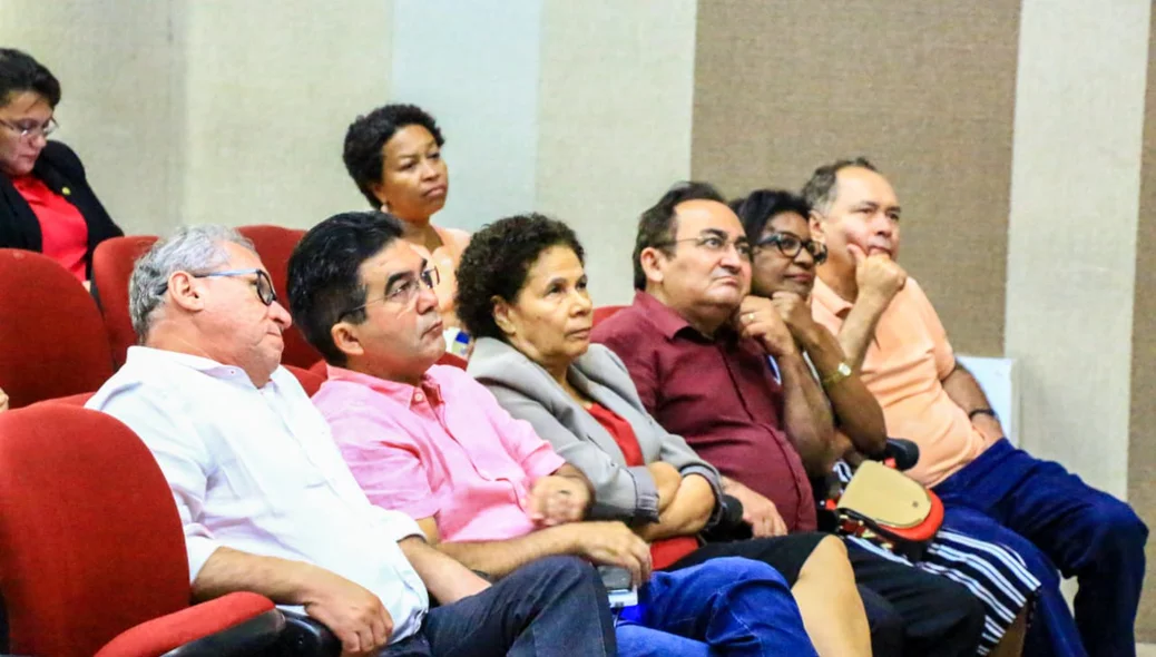 Políticos presentes na palestra