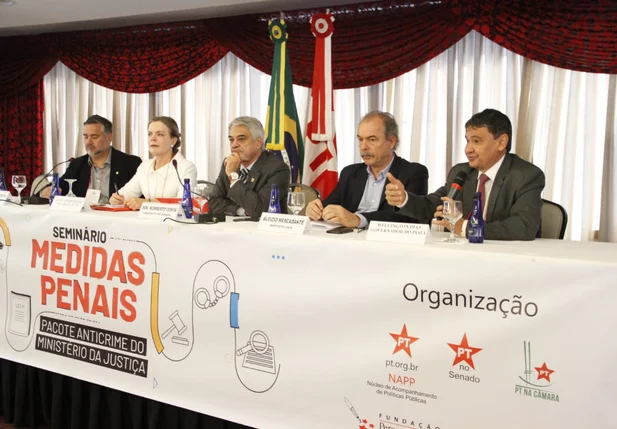Wellington Dias participa de seminário em Brasília 