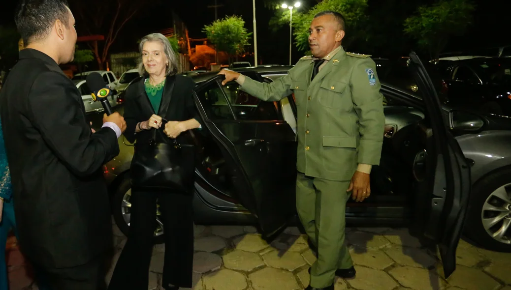 Cármen Lucia chegando na OAB Piauí  