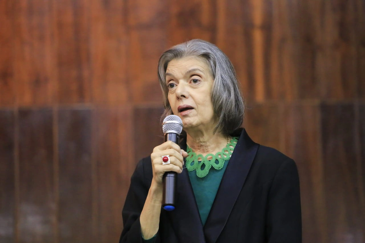 Cármen Lúcia