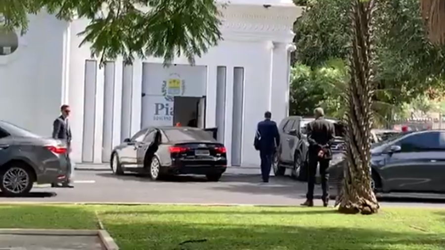 Chegada do vice-presidente  do Brasil, Hamilton Mourão ao Karnak