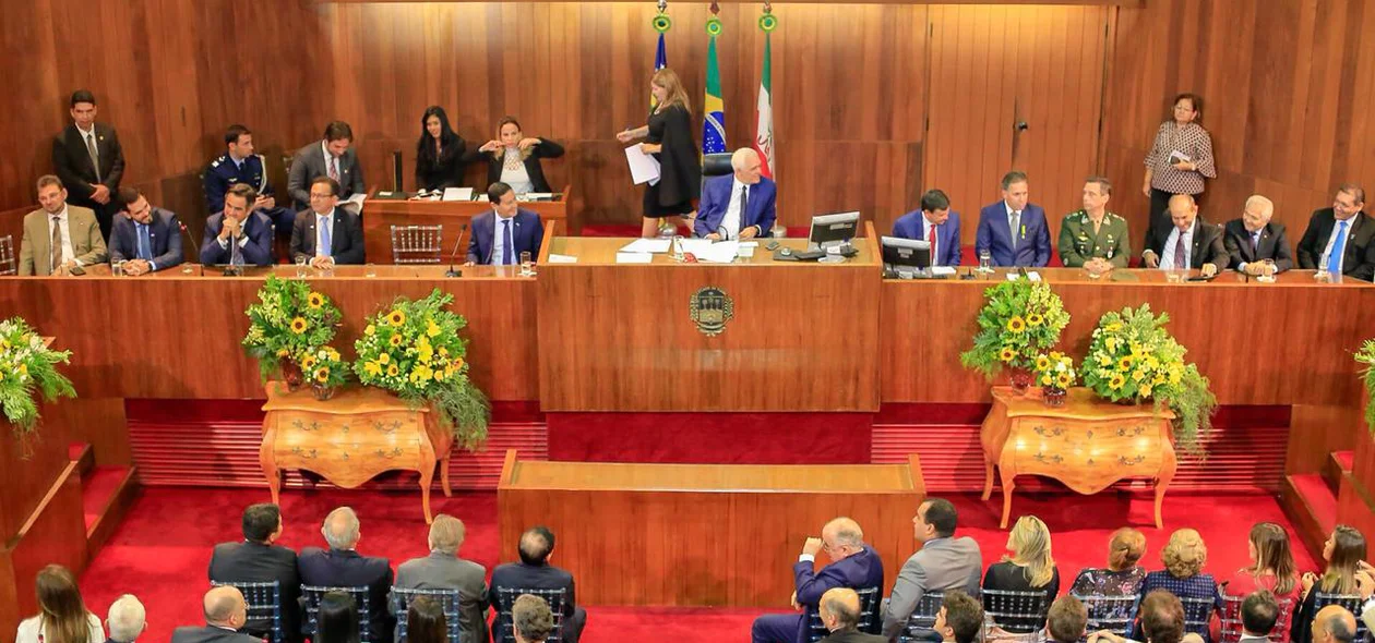 Hamilton Mourão em solenidade na Alepi