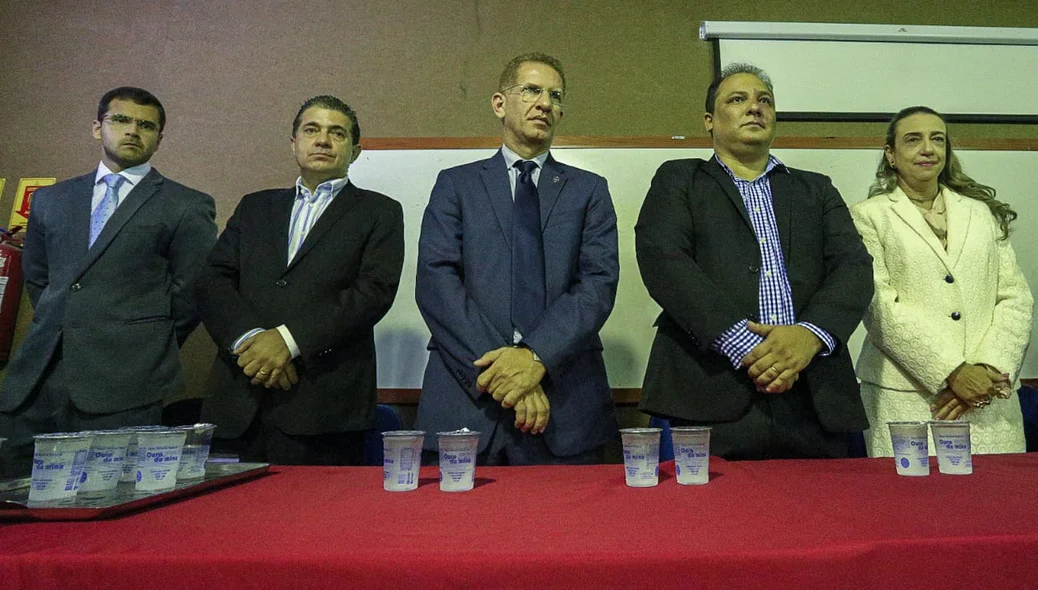 Mesa de honra do evento em comemoração ao dia do policial civil