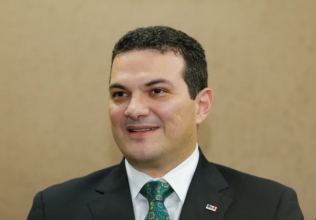 Presidente da OAB Celso Barros 
