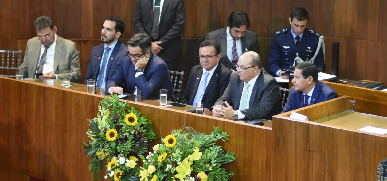 Solenidade de entrega de título de cidadão piauiense a Hamilton Mourão