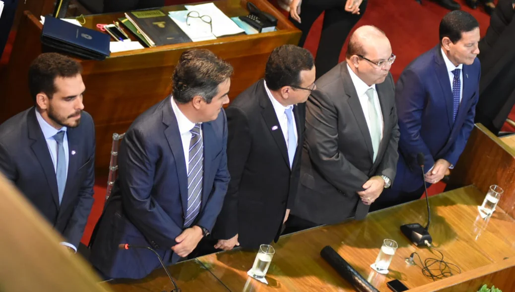 Solenidade de entrega de título de cidadão piauiense ao vice-presidente Hamilton Mourão